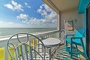 Oceanfront Corpus Christi Condo: Resort Perks!