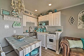 Oceanfront Corpus Christi Condo: Resort Perks!