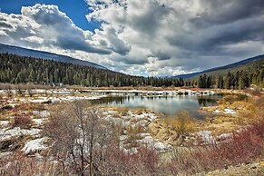 Private 'yaak River Hideaway' w/ Deck & Mtn Views!