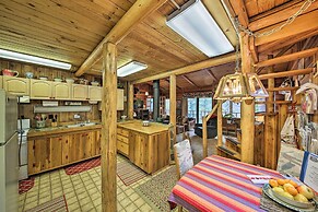 Private 'yaak River Hideaway' w/ Deck & Mtn Views!