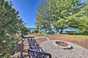 Quaint Oakland Getaway on East Pond Lake!