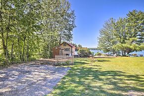 Quaint Oakland Getaway on East Pond Lake!
