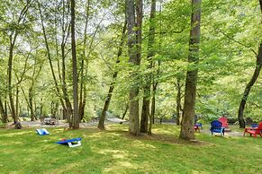 Riverfront Hayesville Retreat: Fishing & Kayaking!