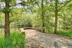 Riverfront Hayesville Retreat: Fishing & Kayaking!