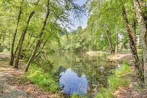 Riverfront Hayesville Retreat: Fishing & Kayaking!