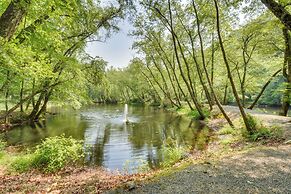 Riverfront Hayesville Retreat: Fishing & Kayaking!