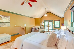 Riverfront Hayesville Retreat: Fishing & Kayaking!