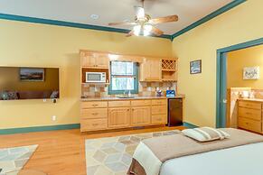 Riverfront Hayesville Retreat: Fishing & Kayaking!