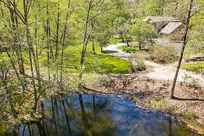 Riverfront Hayesville Retreat: Fishing & Kayaking!