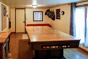 180-acre Farm: 'the Lodge' in Klingerstown!