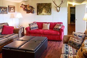 180-acre Farm: 'the Lodge' in Klingerstown!