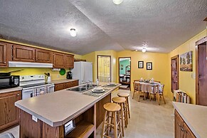 180-acre Farm: 'the Lodge' in Klingerstown!