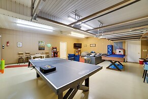 Spacious Lakefront Kentucky Home Rental!