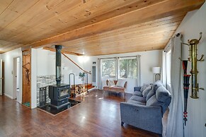 Quiet Sequoia National Forest Cabin w/ Fireplace