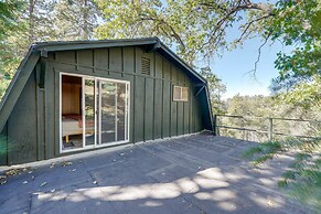Quiet Sequoia National Forest Cabin w/ Fireplace