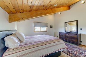 Spacious Pinedale Home w/ Mountain Range View