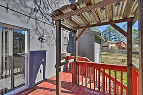 Updated Fayetville Townhome-away-from-home w/ Yard