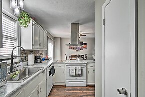 Updated Fayetville Townhome-away-from-home w/ Yard