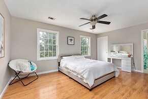 Stunning Former Winery w/ Pool & Mtn Views!