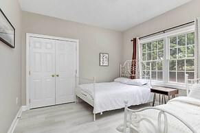 Stunning Former Winery w/ Pool & Mtn Views!