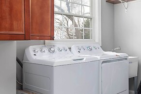 Stunning Former Winery w/ Pool & Mtn Views!