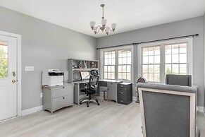 Stunning Former Winery w/ Pool & Mtn Views!