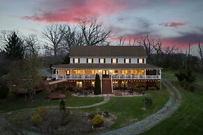 Stunning Former Winery w/ Pool & Mtn Views!