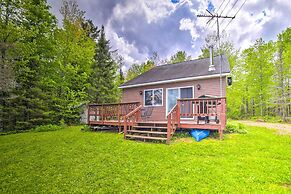 Secluded Woodsy Watersmeet Cabin w/ Fire Pit!