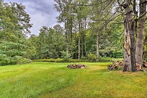 Secluded Getaway < 10 Mi to Saratoga Springs!