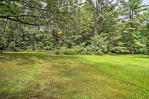 Secluded Getaway < 10 Mi to Saratoga Springs!