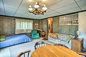 Secluded Getaway < 10 Mi to Saratoga Springs!
