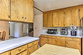 Willow Creek Hideaway w/ Deck, 1 Mi to River!