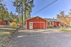 Willow Creek Hideaway w/ Deck, 1 Mi to River!