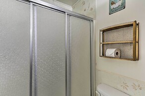 Willow Creek Hideaway w/ Deck, 1 Mi to River!