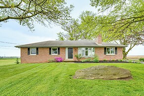 3 Mi to Dutch Wonderland: Serene Home w/ Deck