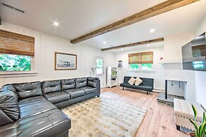 3 Mi to Dutch Wonderland: Serene Home w/ Deck