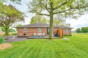 3 Mi to Dutch Wonderland: Serene Home w/ Deck