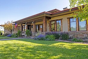 Bozeman Getaway on the Prairie w/ Patio & Grill