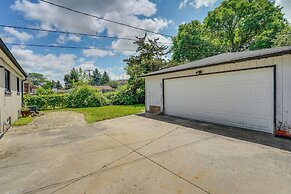 Westland Home ~ 20 Mi to Downtown Detroit!