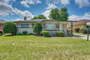 Westland Home ~ 20 Mi to Downtown Detroit!