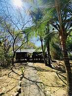 Luminosa Uvita Hotel