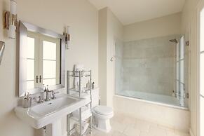 Black Walnut Inn & Vineyard