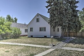 Beautiful Thermopolis Home w/ Private Yard & Grill
