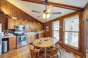 Beech Mountain Cabin w/ Deck: Half-mi to Skiing