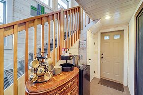 Beech Mountain Cabin w/ Deck: Half-mi to Skiing