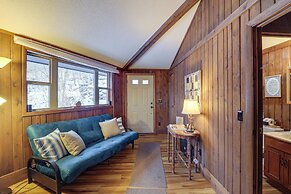 Beech Mountain Cabin w/ Deck: Half-mi to Skiing