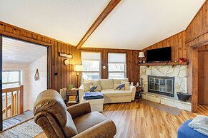 Beech Mountain Cabin w/ Deck: Half-mi to Skiing