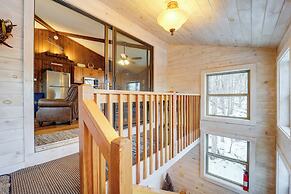 Beech Mountain Cabin w/ Deck: Half-mi to Skiing
