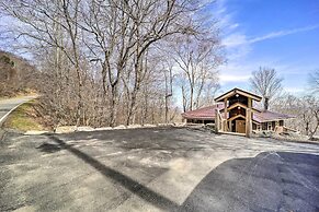 Beech Mountain Cabin w/ Deck: Half-mi to Skiing