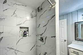 Brookeland Resort Cabin w/ Golf + Lake Access